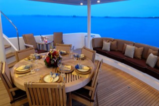 ARMS REACH - Aft Deck